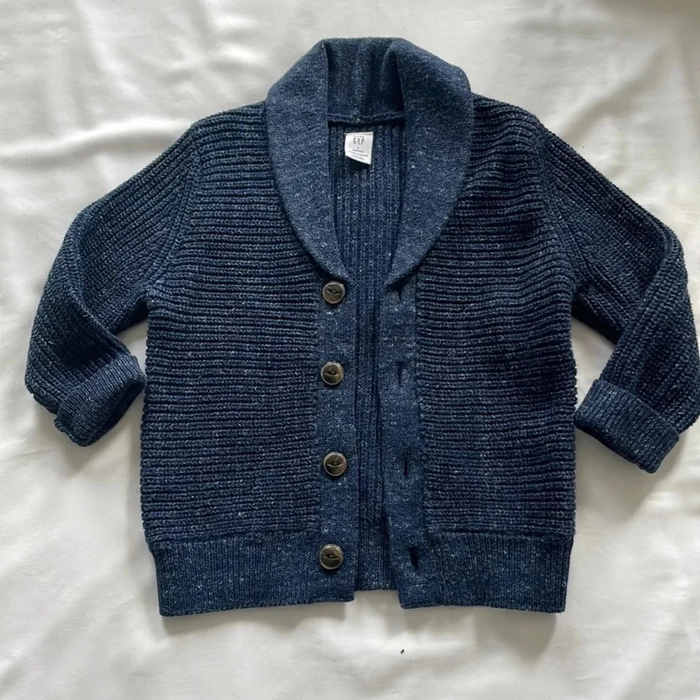 GAP Sweater Cardigan - Picture 2 of 8